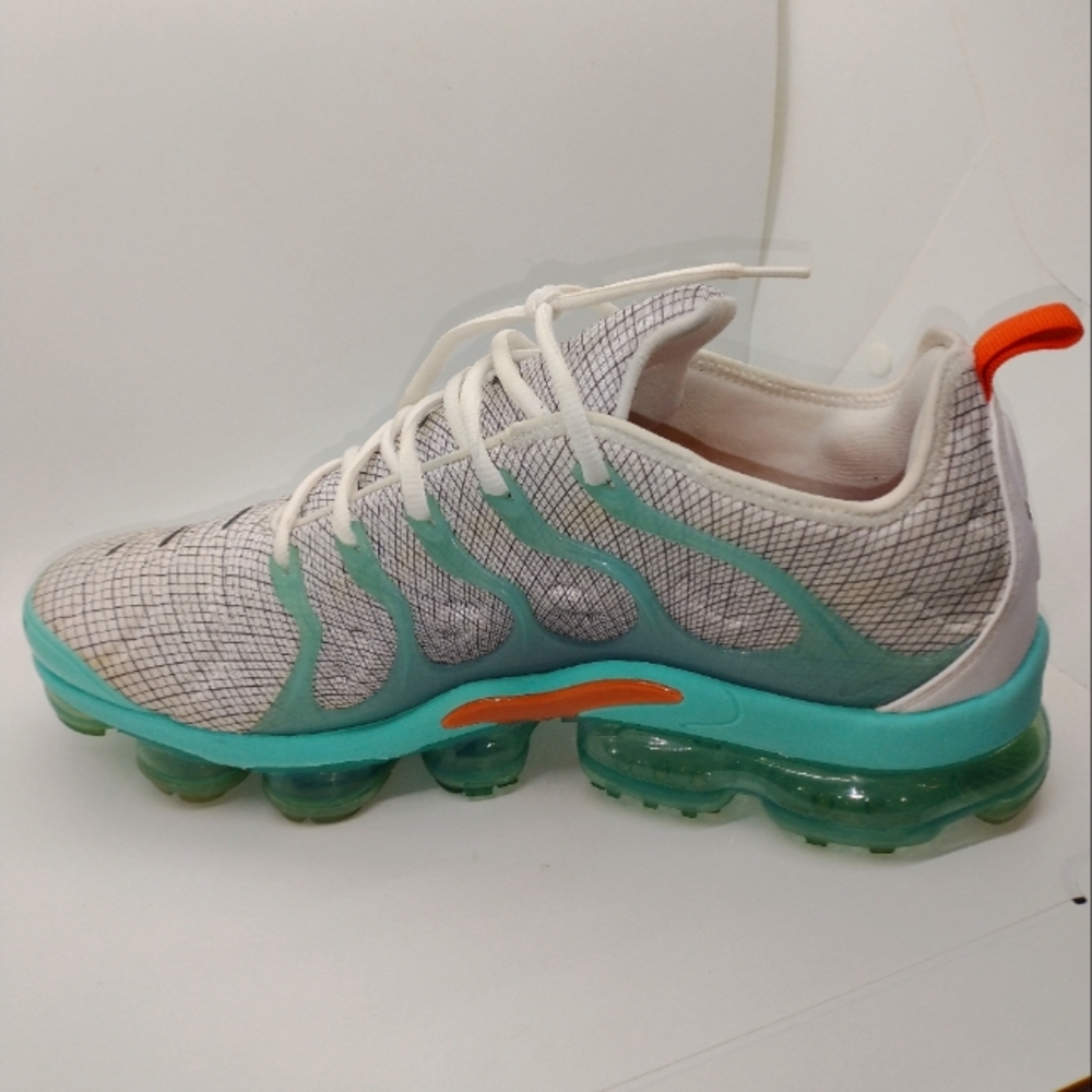 Nike Vapormax size 13 Miami color